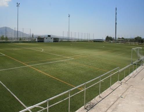 campo de césped artificial